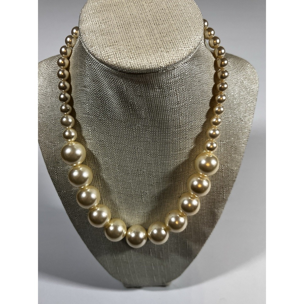 Beautiful Pearl‎ Stranded Necklace - Picture 4 of 5